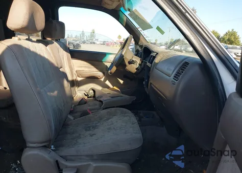 1998 Toyota Tacoma z USA, uszkodzony, nr VIN 4TAVL52N8WZ116274